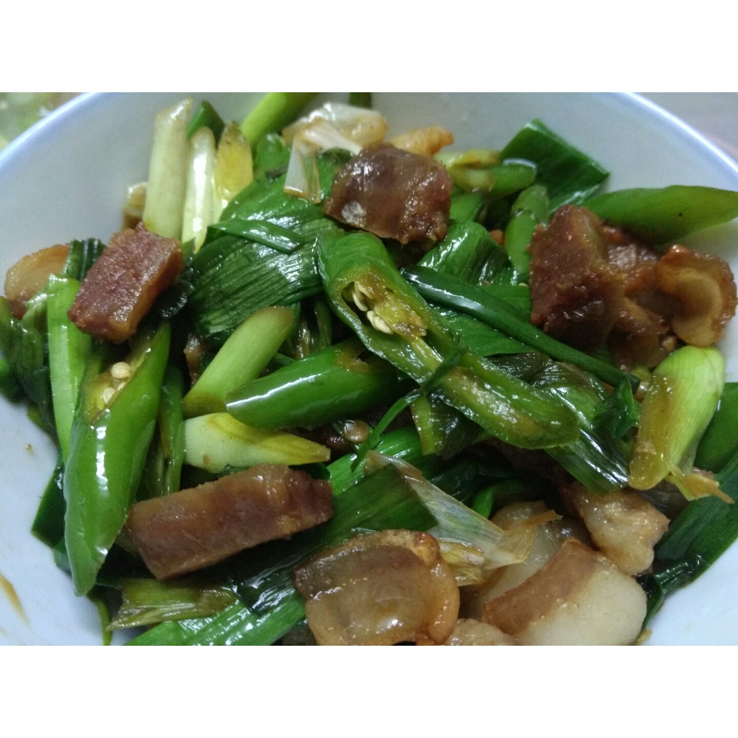 蒜叶炒香肠