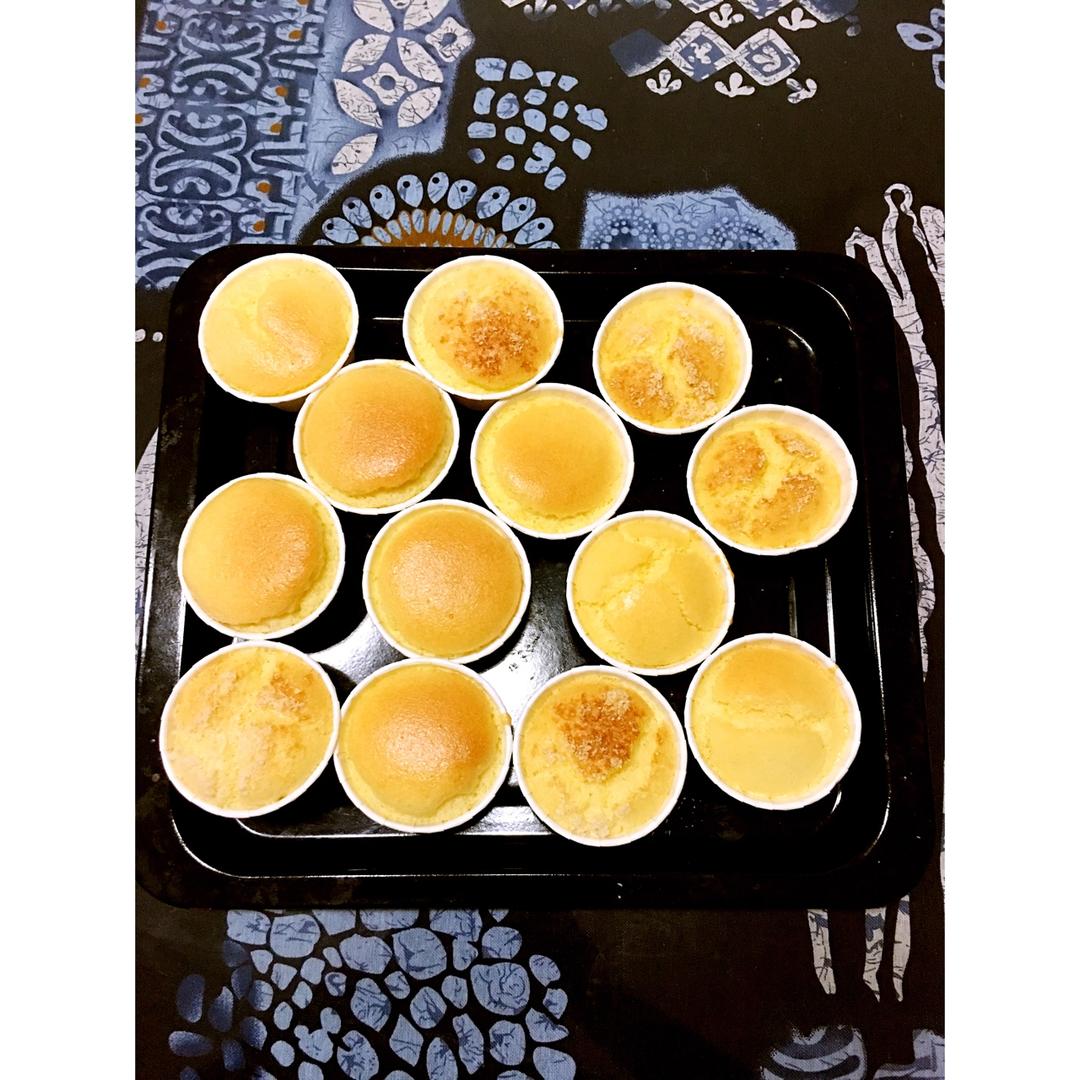 软绵绵戚风纸杯蛋糕