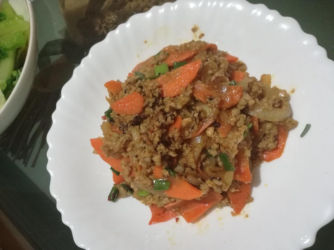 胡萝卜炒肉