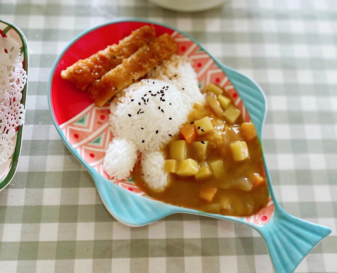 炸鸡排咖喱饭