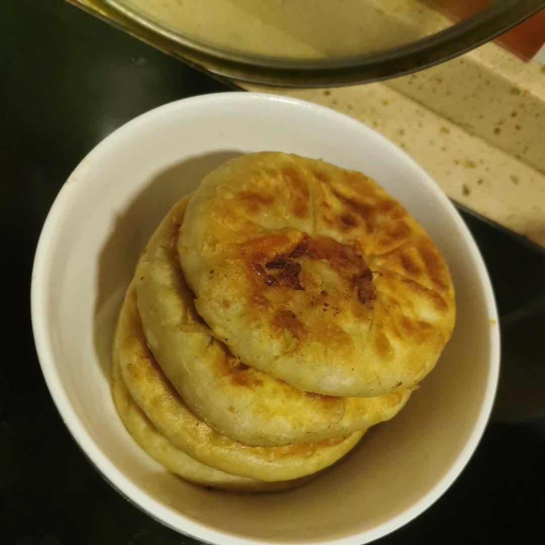 会连续吃八个的萝卜馅饼