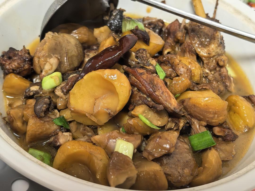 【栗子烧鸡】鸡肉都给你吃，栗子归我~