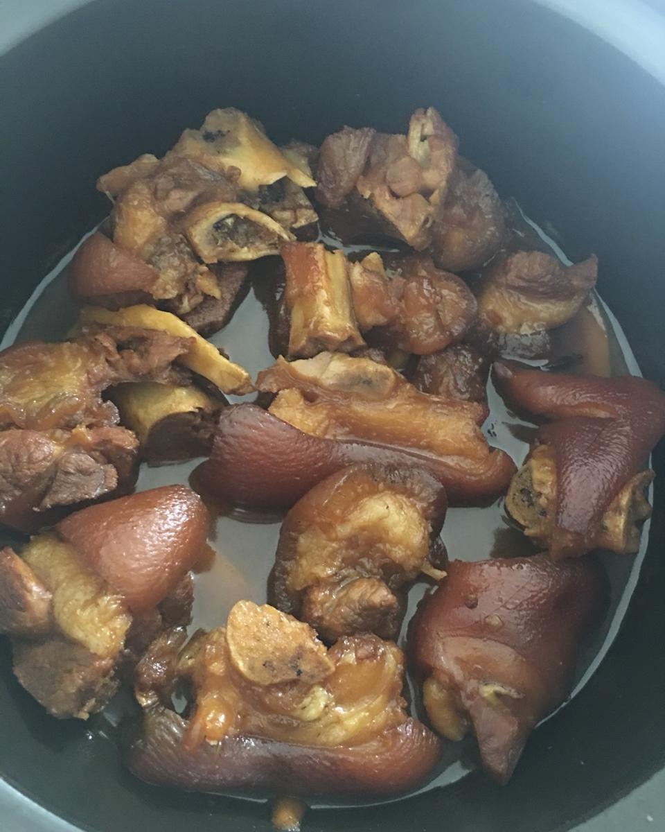 老丁的私房菜－红烧猪蹄