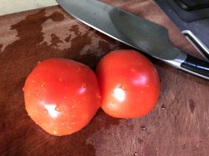 减肥食谱-不放米饭的番茄花菜蛋炒饭的做法 步骤2