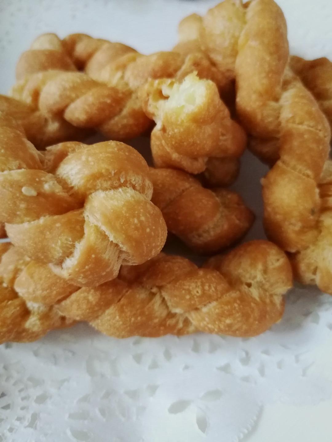 酥脆小麻花做法