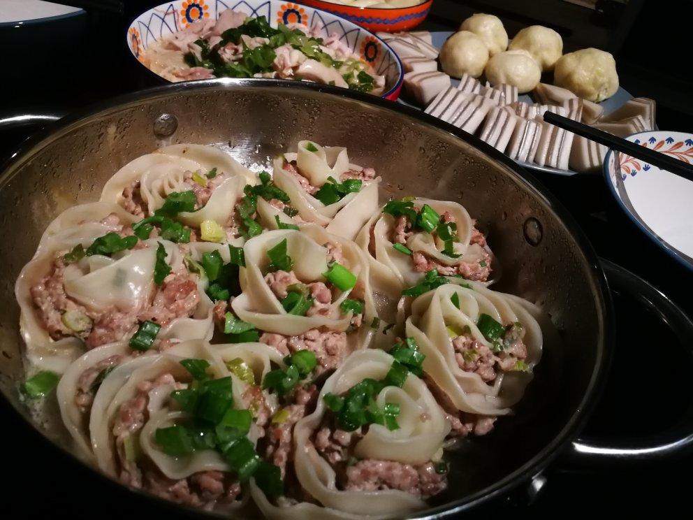 玫瑰花抱蛋煎饺