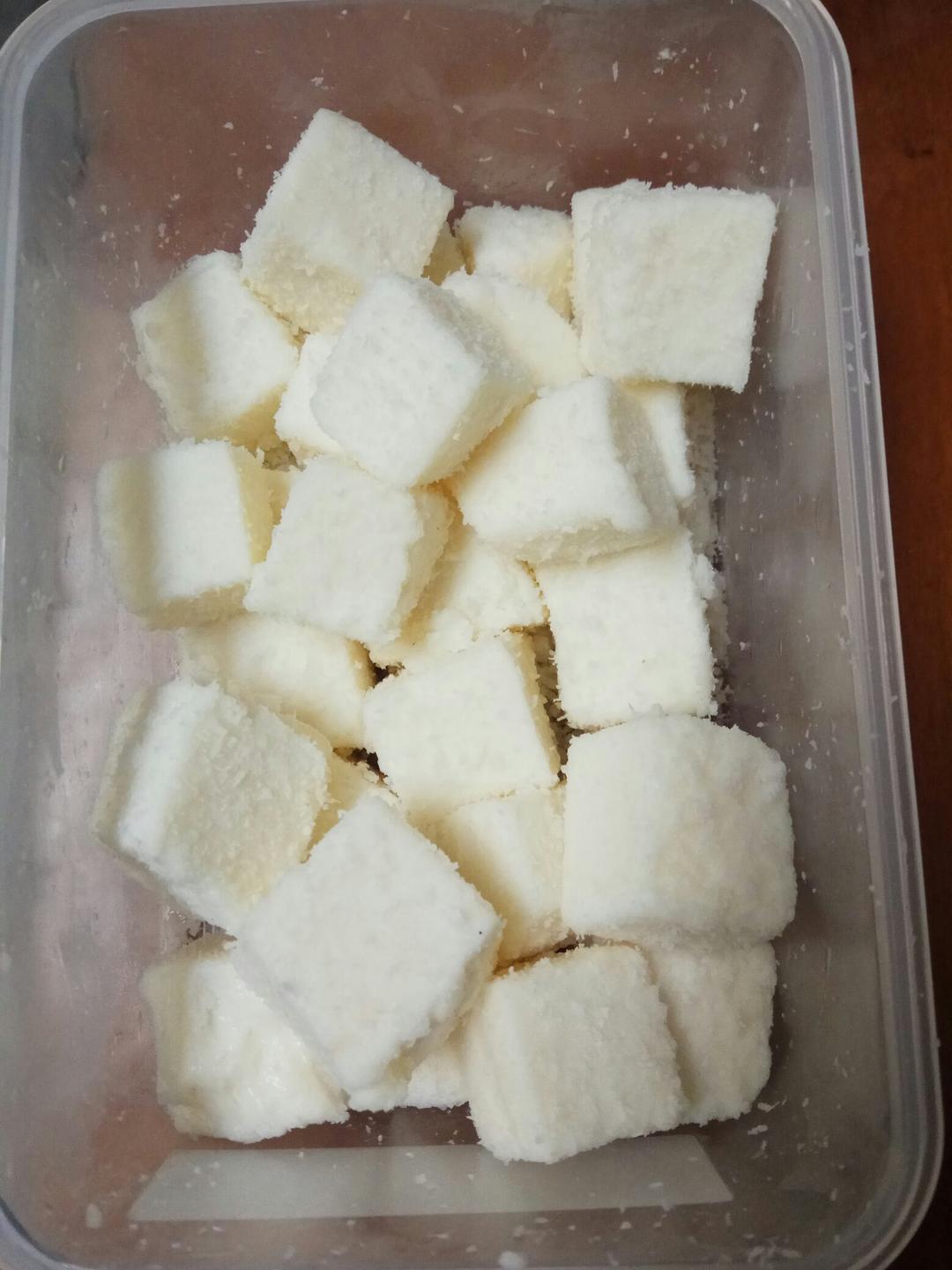 完胜85度C牛奶椰丝小方