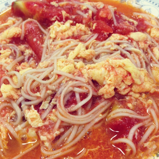 最家常的普通汤面——西红柿鸡蛋龙须面