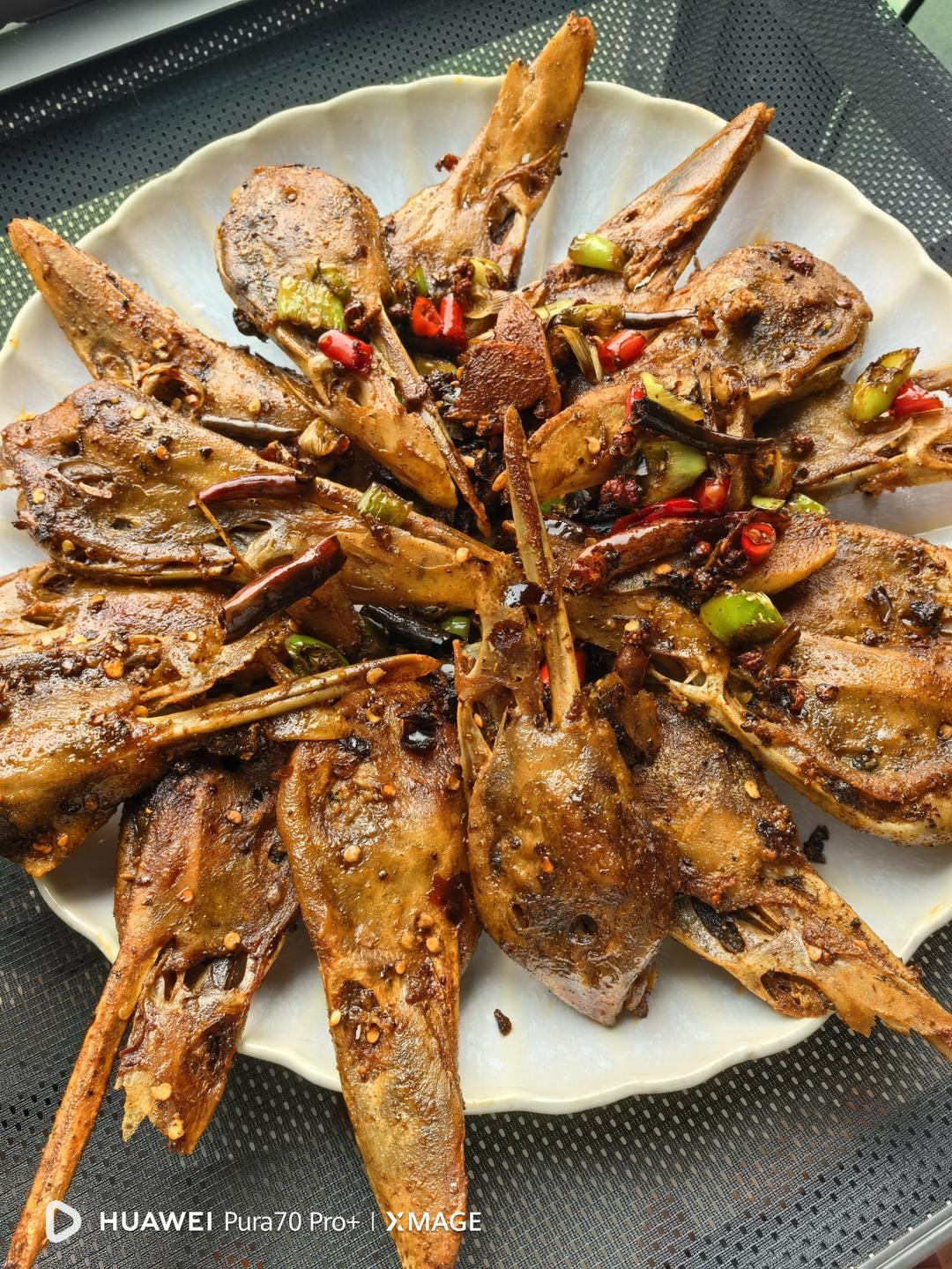麻辣干锅鸭头｜麻辣过瘾，越啃越香 超级好吃