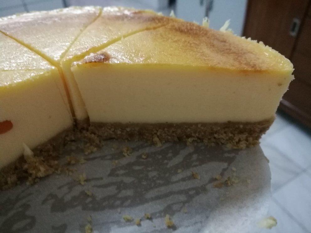 基础芝士蛋糕---内附视频（重芝士中最简洁的蛋糕底+蛋糕体配方）