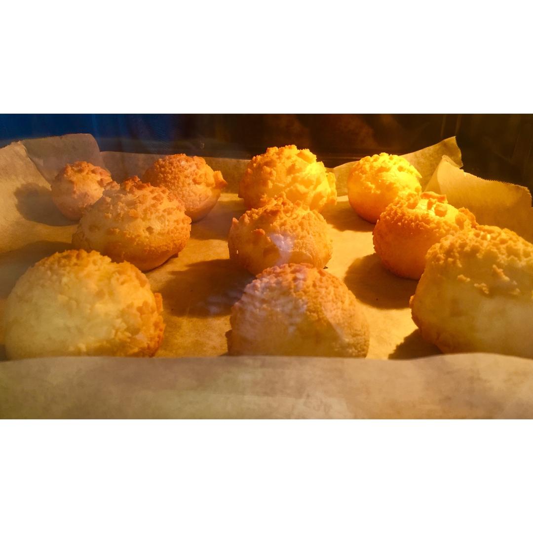 酥皮奶油泡芙--#皮黑森林#