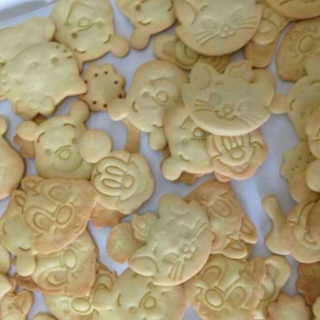 超简单！好吃又平整的糖霜饼干底的做法（附贴心小提示哦）