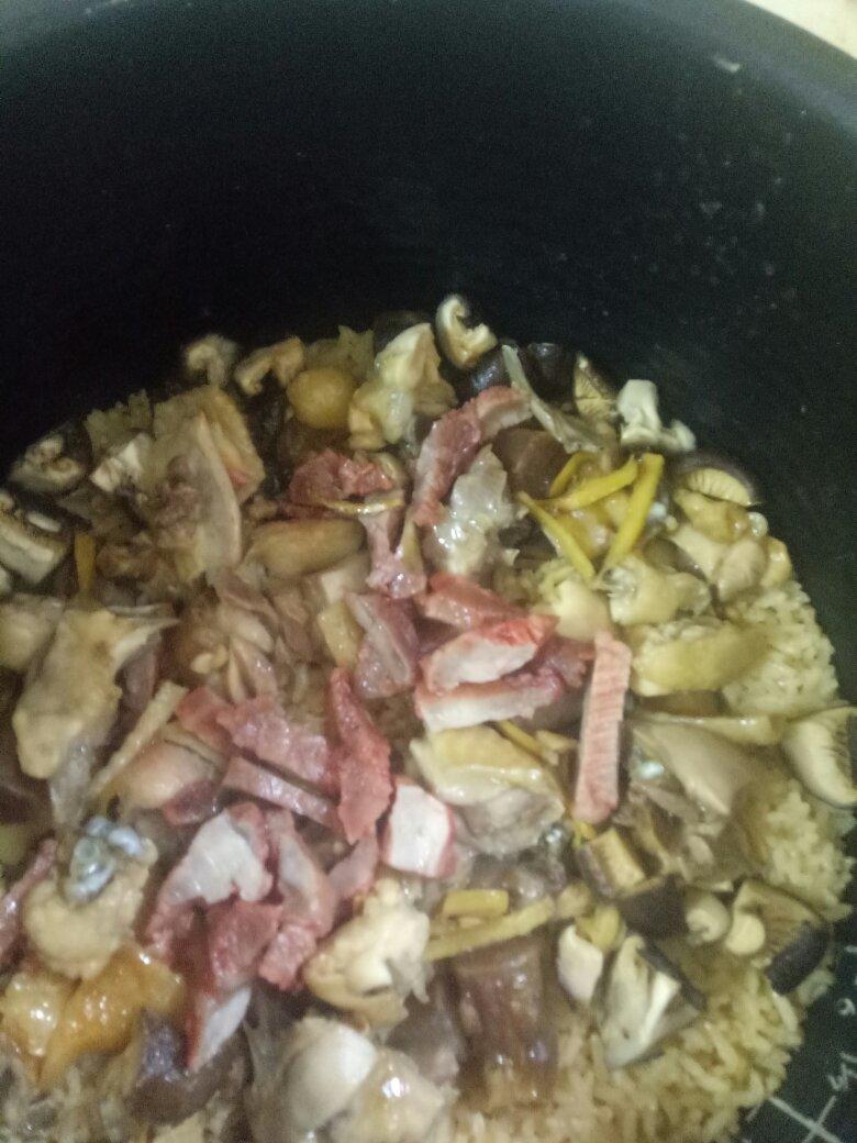 快手香菇鸡肉腊肠煲仔饭 电饭锅版