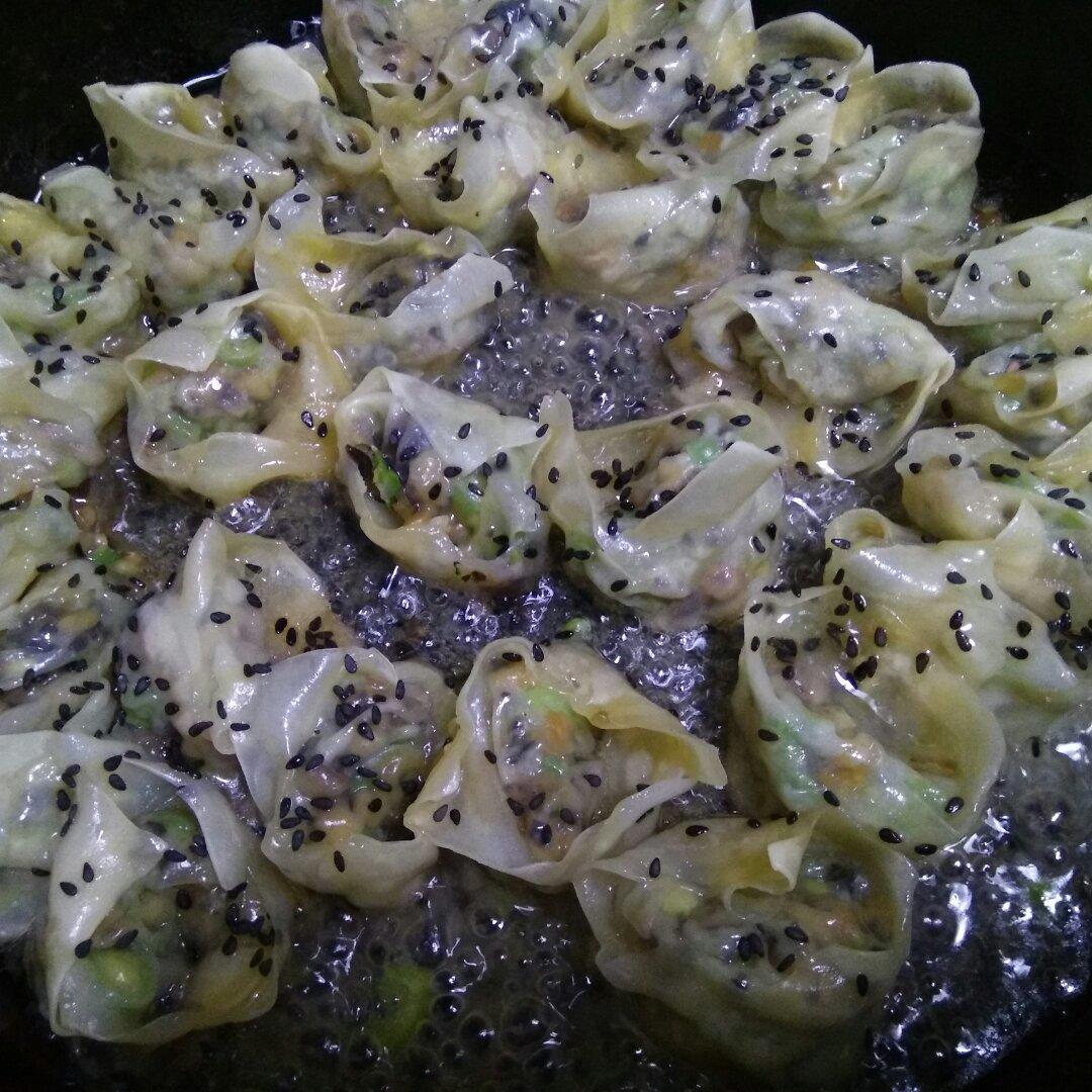 独居食趣-生煎小馄饨