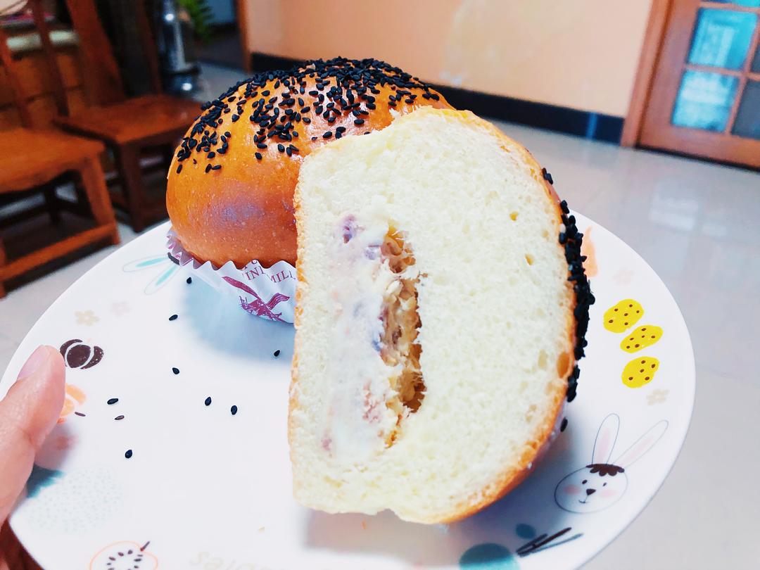 吞拿鱼面包的做法