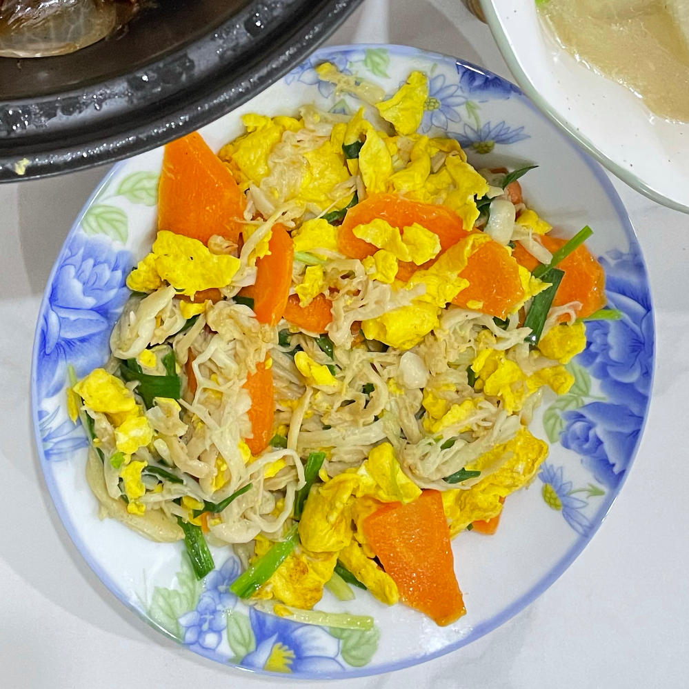 鸡蛋炒海鲜菇
