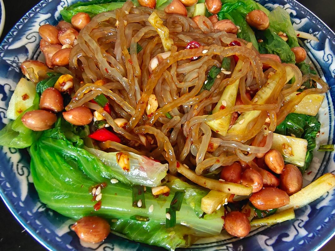 酸辣爽口的凉拌面！保证吃一次就上瘾