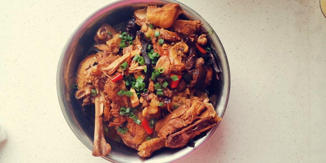 土鸡炖榛蘑