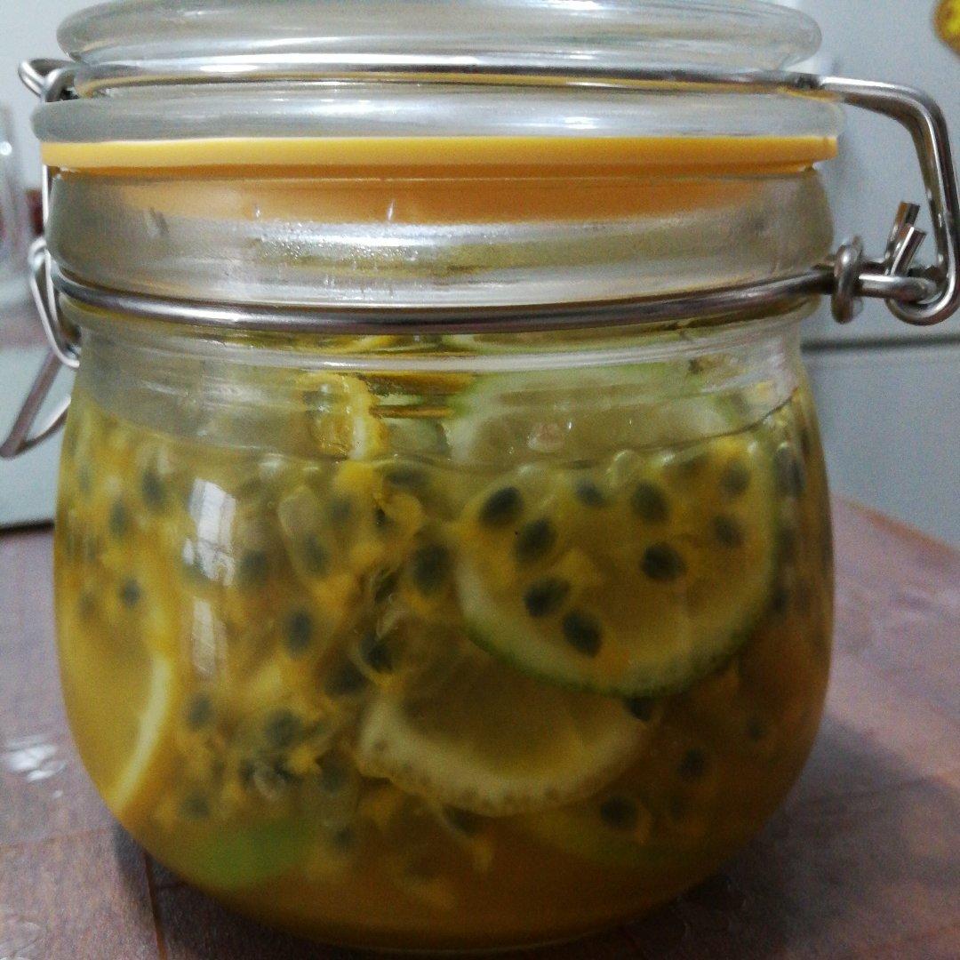 柠檬百香果蜂蜜饮