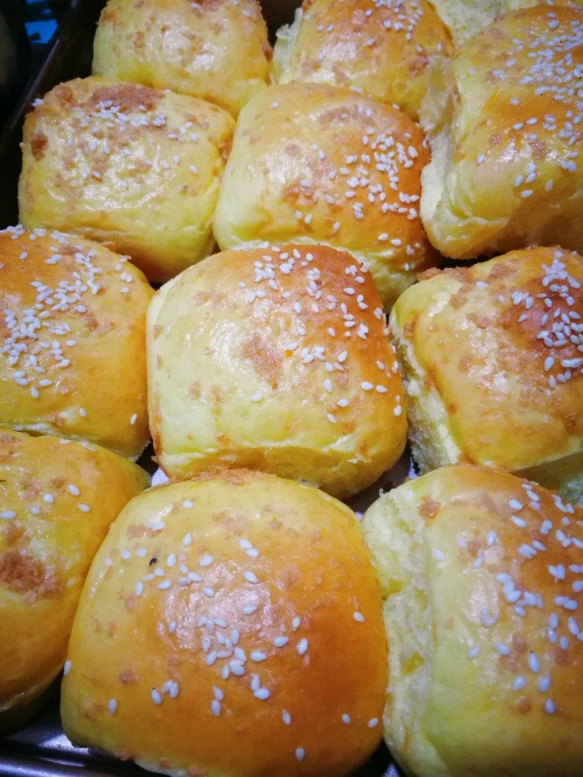 南瓜奶油小餐包（一次发酵）