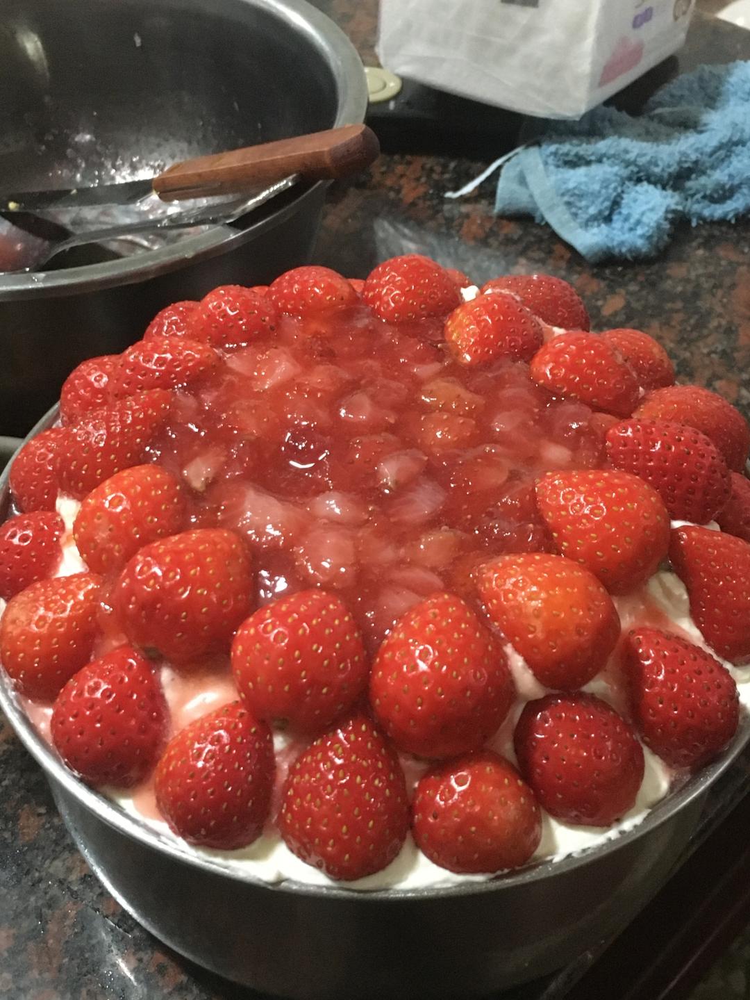 搪瓷盆草莓蛋糕