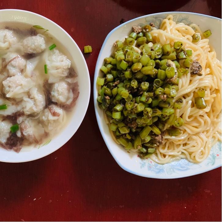 【橄榄菜四季豆拌面】