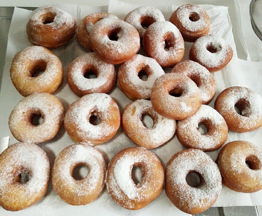 多拿滋甜甜圈&扭扭面包&豆沙面包