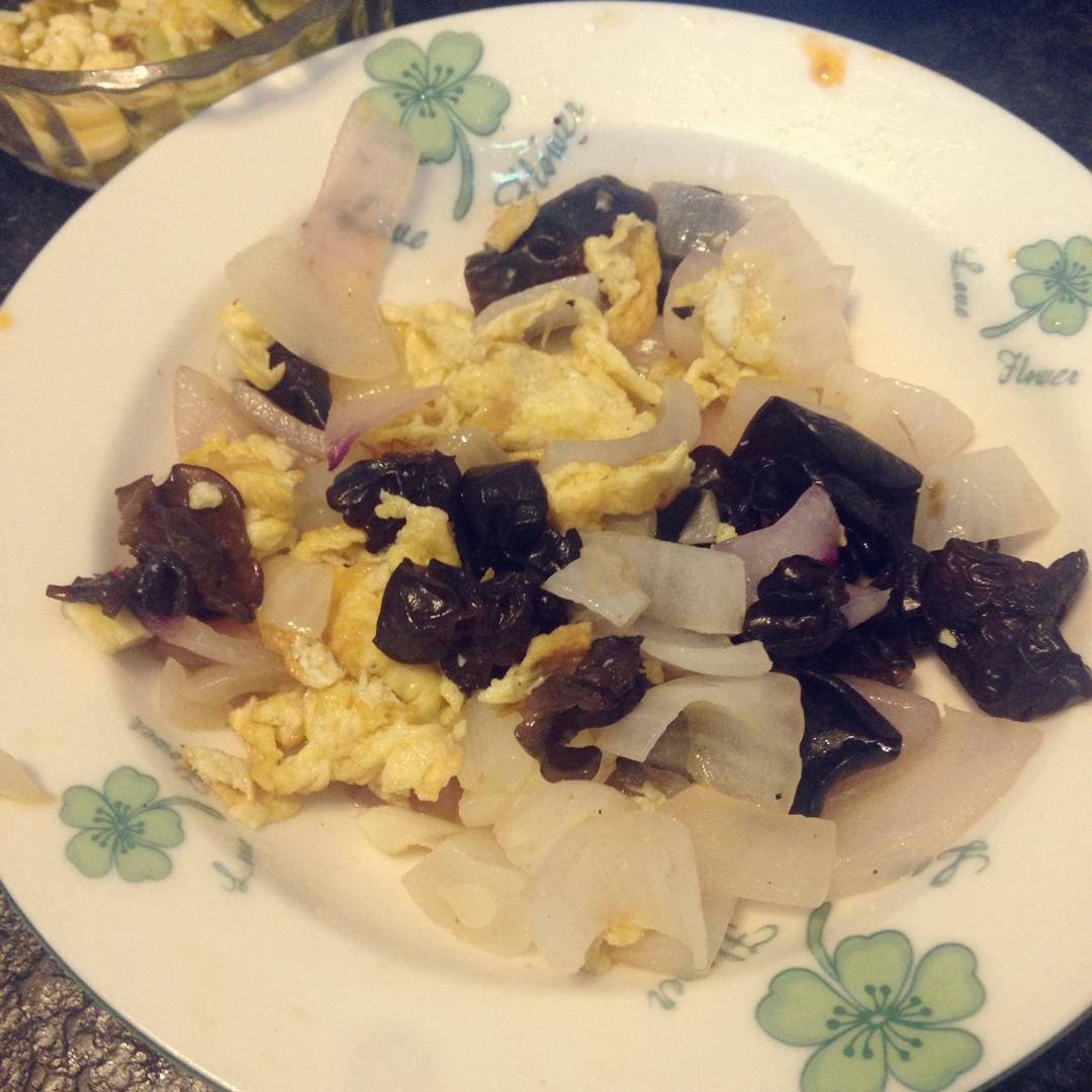 洋葱木耳鸡蛋炒肉