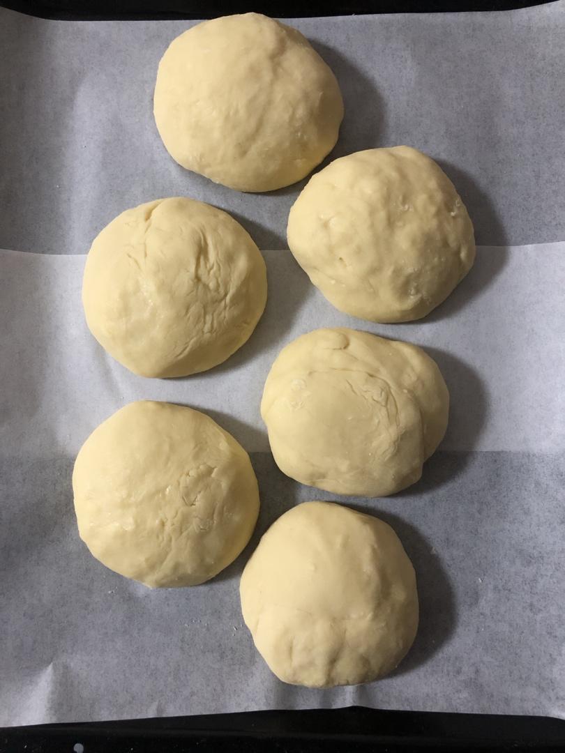 吃过这个黄油面包Brioche，你很难再爱上街边蛋糕店的面包店