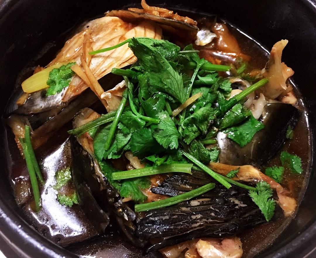 砂锅焗三文鱼头