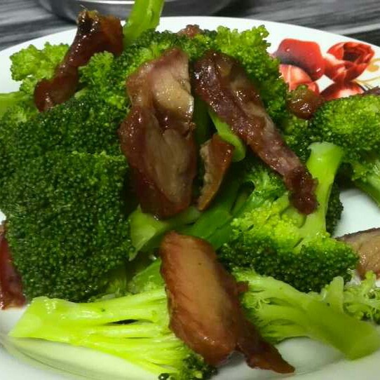 西兰花炒叉烧肉