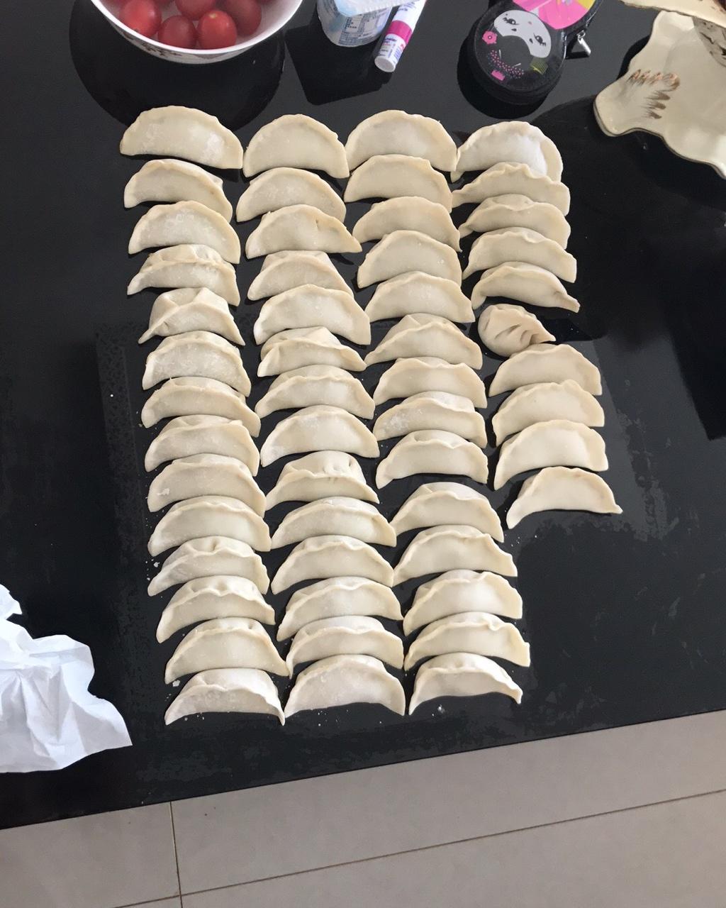 韭菜猪肉饺子(最简单最好吃又最多汁的饺子)