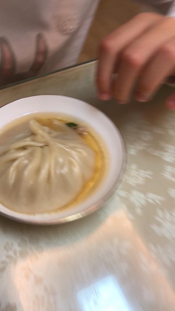 灌汤小笼包