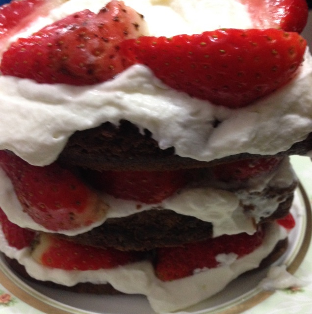 奶油可可戚风蛋糕（草莓蓝莓篇）