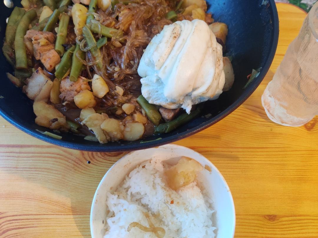 绝对正宗的东北土豆豆角炖五花肉