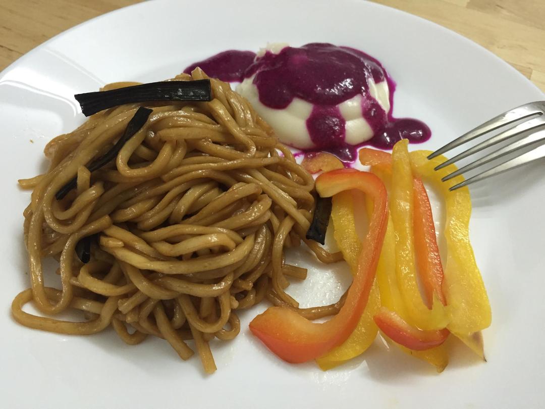 【东又西厨房】葱油拌面+火龙果山药泥