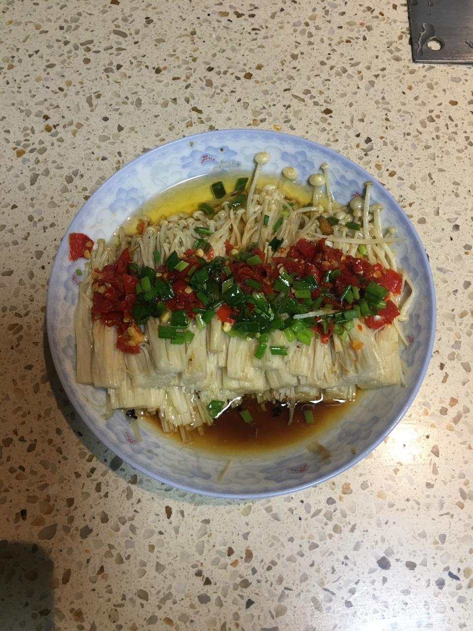 剁椒金针菇