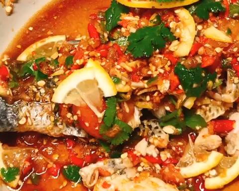 可以一直吃不停的                       泰式 酸辣鱼🐟