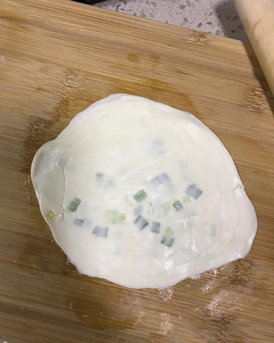 葱油饼（饺子皮版）