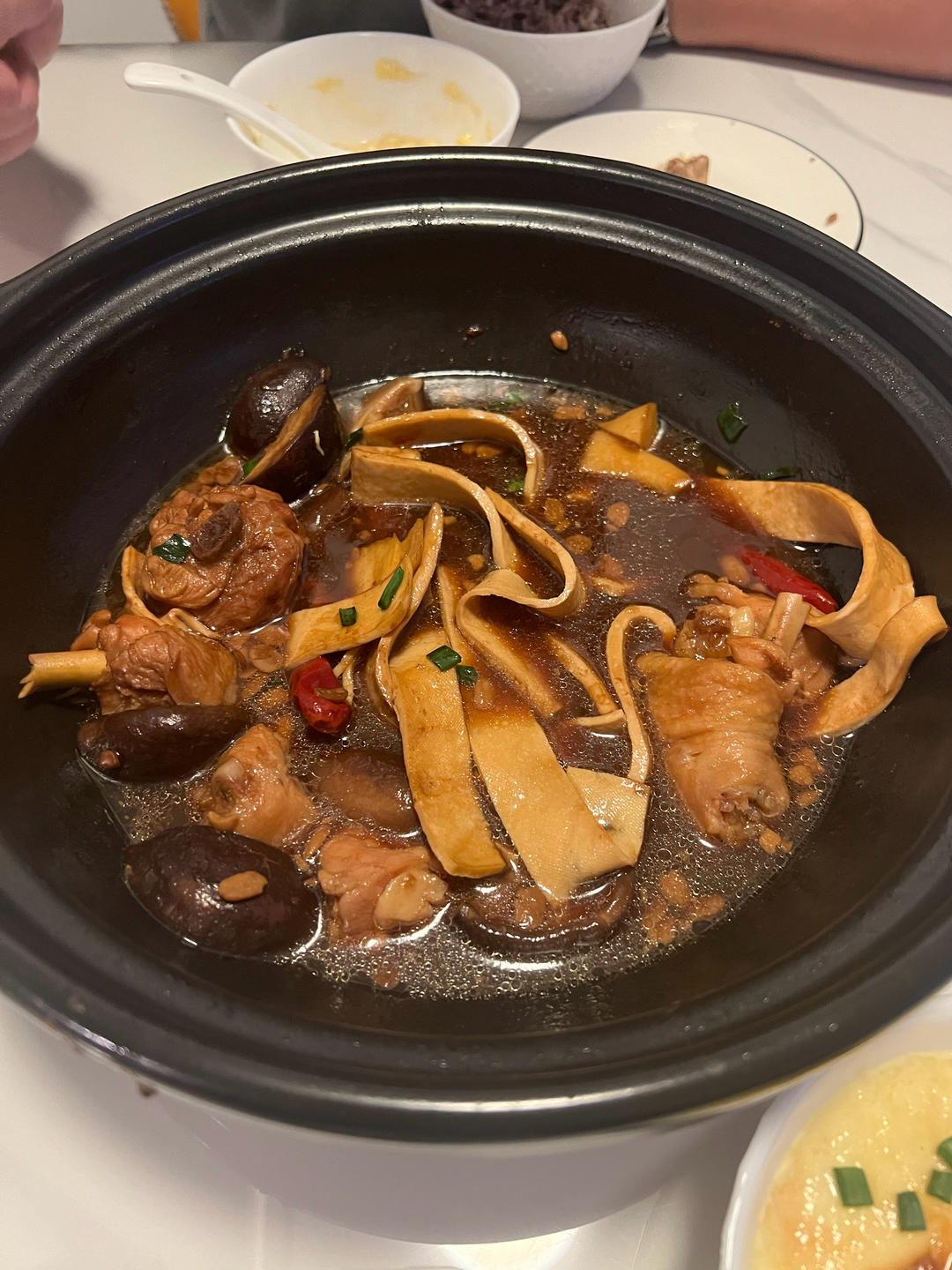不知道吃啥的时候就做它——简单美味荤素搭配的黄焖鸡