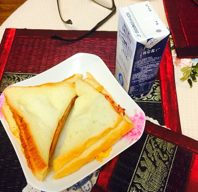 火腿芝士三明治