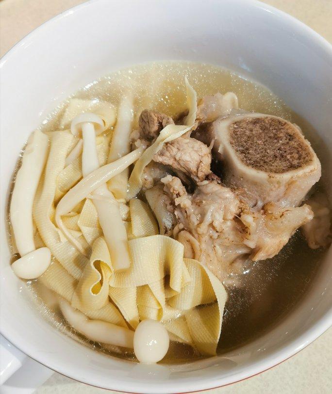 筒骨千张煲-暖暖的很贴心！