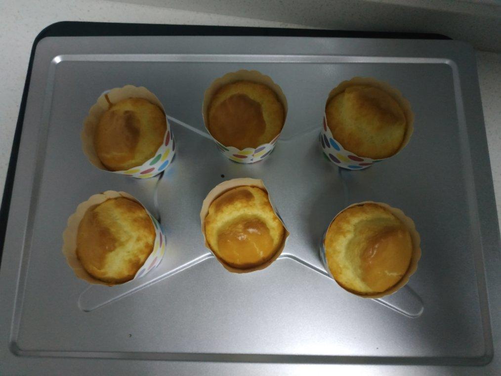 高筋面粉版纸杯蛋糕