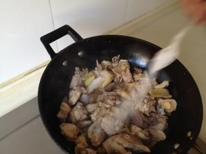 香菇烧鸡的做法 步骤7