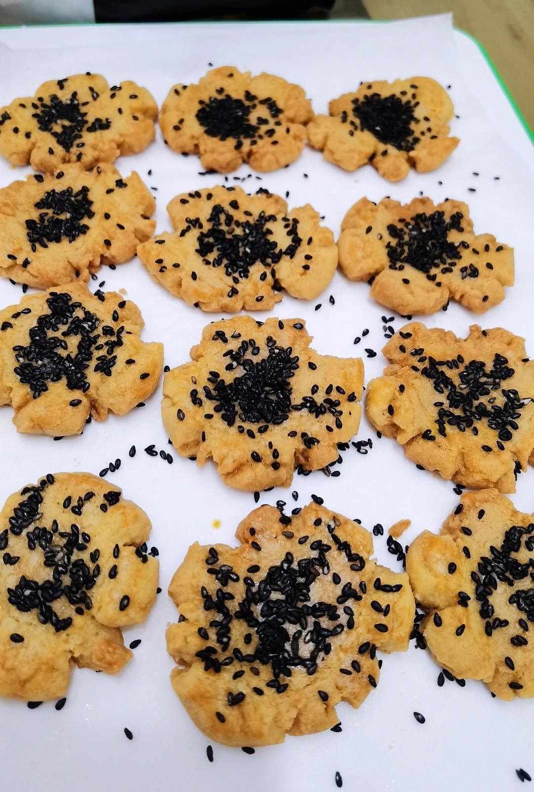 轻轻一按就碎掉的原味桃酥（不输猪油版）