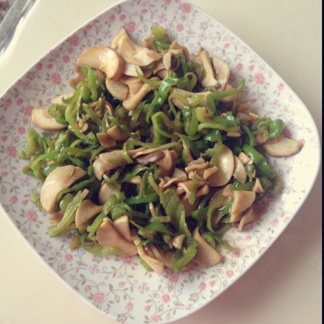 青椒素炒杏鲍菇