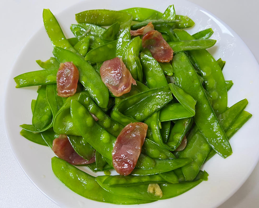 无比简单的荷兰豆炒腊肠，营养又好吃～！