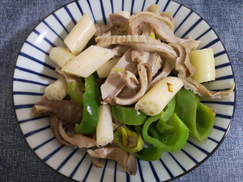 泡藕带炒鸡胗