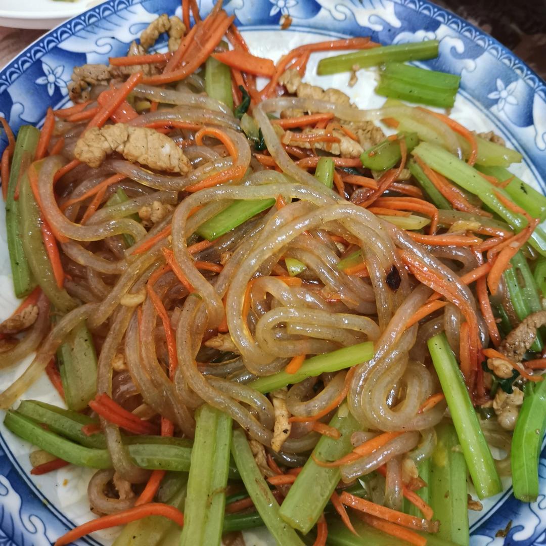 东北名菜-芹菜炒粉