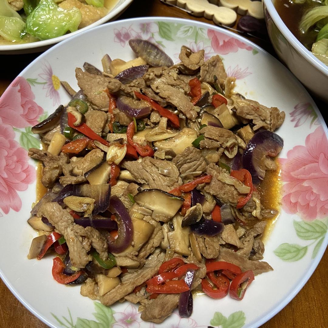 超级下饭香菇炒肉